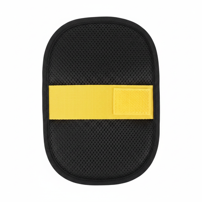 Gant de toilettage MonPachaTech noir et jaune pour brosser les animaux et retirer les poils sur les tissus