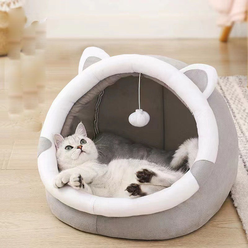 Niche corbeille MonPachaTech semi-fermée grise pour chat avec oreilles, coussin moelleux et pompon de jeu suspendu